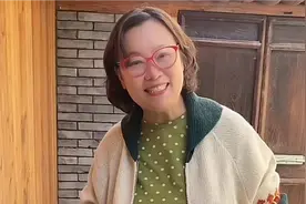 老戏骨方青卓近况曝光，住北京别墅用柴火灶，身形消瘦被指整容图片