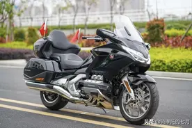 这样的车才是我最终的归宿-移动的大沙发！本田金翼图片