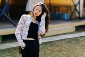 看来看去还是觉得穿针织开衫更好看，三套穿搭示范，值得学习图片