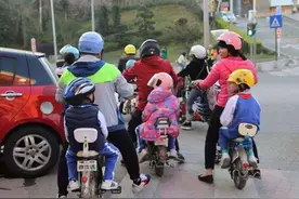 电动车载人迎来新规，放宽年龄要求，解决载人难题，多地即将实施图片