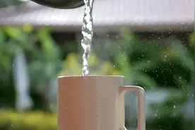 为什么中国人更喜欢喝“热水”？图片