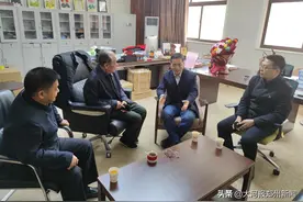 郑东新区党工委委员、郑州中原科技城管委会常务副主任赵凯走访慰问王家耀院士图片