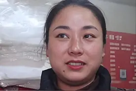 “伏弟魔”潘晓梅：卖饼12年赚百万，宁愿离婚也要给弟弟买车买房图片