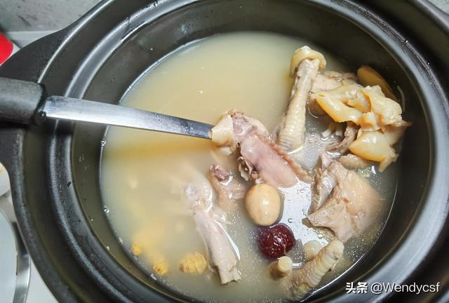 花胶干贝鸡汤的功效 2026年花胶干贝鸡汤的功效与禁忌