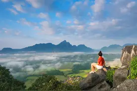 世界最“躺平”的国家：30岁就能退休，月薪2000算富裕，国内火车直达了，只要500元......图片