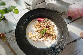 做芝士剩下的乳清不要丢，教你做成酸奶，丝滑又浓稠，健康又美味图片