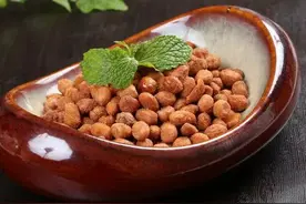 为什么你炸的花生米不是不熟，就是炸糊了，原来是这3步做错了图片