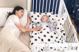 婴儿床和拼接床哪个更实用？有什么多功能婴儿床值得买图片