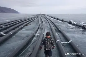 中国人在贝加尓湖畔建水厂，当地人抗议其破坏环境，遭受巨大损失图片