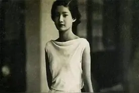 越南最美皇后：国王承诺一夫一妻，婚后生5胎，发胖色衰后被嫌弃图片