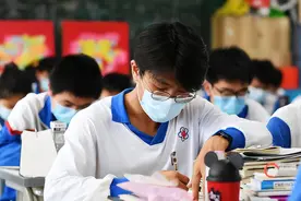 “考试蒙也别想蒙”，大学教授建议取消高考选择题，引发家长热议图片