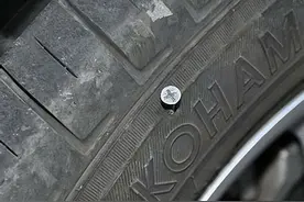 车胎“扎钉子”了怎么办？图片