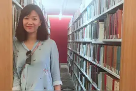 徐静蕾蛰居洛杉矶，暗黑系豪宅曝光：全屋通黑 挂满名车 常吃外卖图片