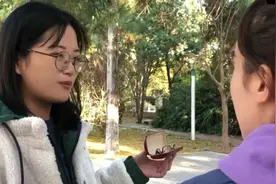 民法典·微剧场 | 路边拾得遗失物随意丢弃要赔偿？来看烟台中院自制普法微视频！图片