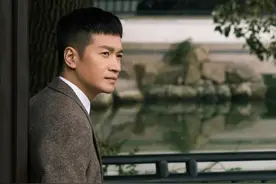 演员何晟铭：从「消失」的四爷，到「出圈」的朱标图片