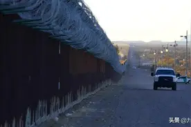 墨西哥女子打赌要爬过美墨边境墙，腿被不慎卡住后倒挂身亡图片