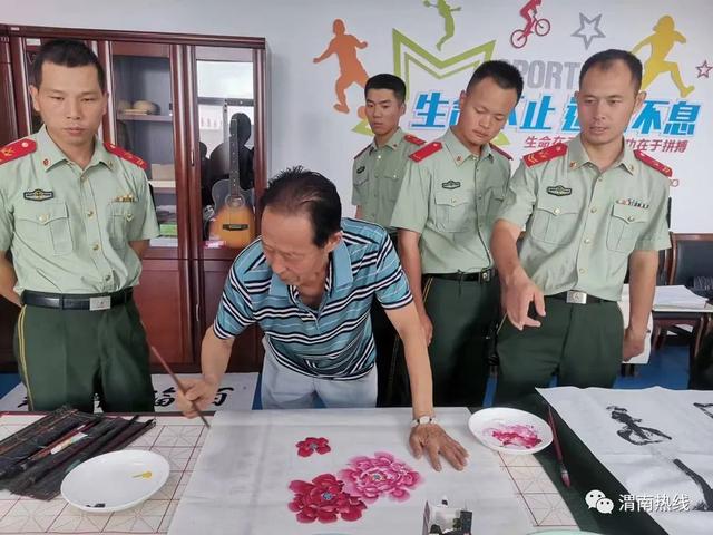 渭南市退役军人、社会文艺人士迎“八一 ” 进军营 退役不忘军旅情