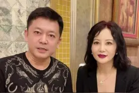 何政军：我正确的决定，就是没有向巩俐表白，而是娶了范雨做老婆图片