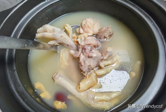 瑶柱花胶鸡汤功效 瑶柱花胶鸡汤有什么作用 瑶柱花胶鸡汤功效 瑶柱花胶鸡汤有什么作用