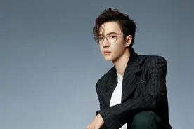 王一博被爆是恋爱脑，曾经和女顶流玩暧昧，赵丽颖孟美岐不幸躺枪图片