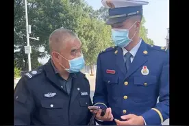 湖北某高校一男生宿舍玩吞火魔术，消防顺网线找上门图片