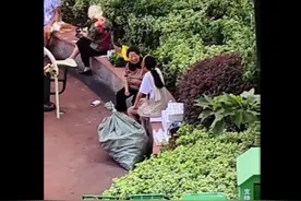 14岁女孩连续捡2月废品送老奶奶 父亲：开始觉得不文雅 后来很支持图片