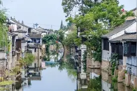 江苏浙江的一对兄弟城市，名字读音几乎一样，都是优秀的旅游城市图片