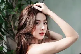 小水罕见穿大红旗袍不妖艳，不再是连体裤的代表，这也太好看了吧图片