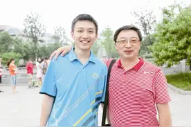 2012年湖北一考生放弃保送，声称“要享受高考过程”，考了多少分图片