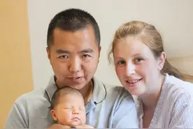 11年前，湖北农村小伙娶爱尔兰美女，生三个混血宝宝，后来怎样了图片