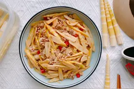 现在吃春笋过时了，试试这种笋，3分钟学会的家常做法，鲜嫩脆爽图片