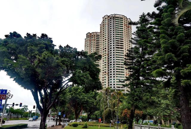 珠海最美烂尾楼之三海大厦