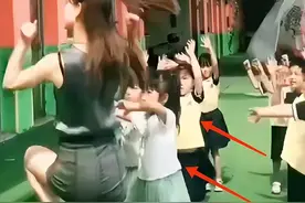 大衣哥新儿媳幼儿园热舞，穿短裤内衣肩带露出，扭腰抬腿引争议图片
