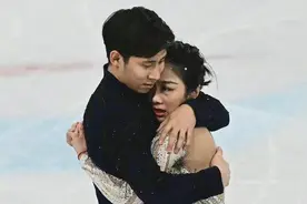 隋文静、韩聪是真情侣吗？比赛后紧紧相拥，隋文静回应果断图片