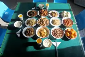 享最高伙食标准待遇，但吃喝拉撒睡都受罪！潜艇兵的苦你想象不到图片