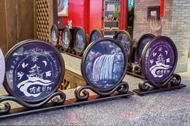 “贵阳礼物”青岩形象店蜡染扎染制品获游客好评图片