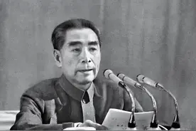 周总理表妹到处炫耀其身份，总理得知大发雷霆，登报脱离亲戚关系图片