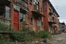 贵州安顺兵工厂旧址，地处山沟与世隔绝，房屋有主就是无人居住图片