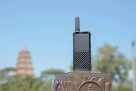 轻装上阵，骑行必备装备，极蜂超薄对讲机A306轻体验图片