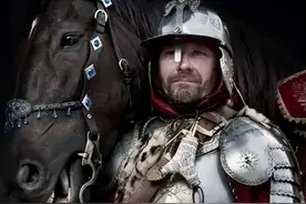 拿破仑帝国禁卫轻骑兵的服饰有哪些功能？设计又有哪些象征意义？图片