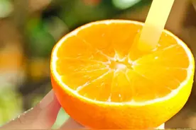 入冬后，这种水果要多吃，它是橙子中的“爱马仕”，徒手可榨汁图片