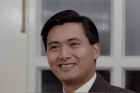 周润发：为陈玉莲自杀，闪婚余安安，为何最终选择陈荟莲？图片