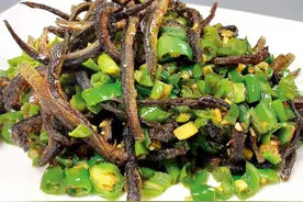 湖南湘菜：大蒜青叔炒泥鳅，私房菜做法，酒店特色菜图片