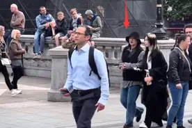 马思纯和男友现身街头，身材臃肿胖到认不出，被曝英国养胎3个月图片