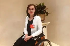 为救学生失去双腿，又把千万捐款悉数捐出的美女教师，后来很幸福图片