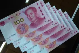 手里有100元纸币的注意了，拥有这几个号码，价值高达12万！图片