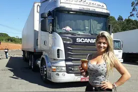 她是卡车司机大V，更是女性楷模，为何最近要送出自己的卡车？图片