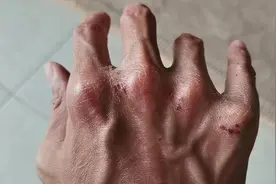 谢霆锋的手，吴京的长短腿，娱乐圈没有哪个巨星，可以随便成功图片