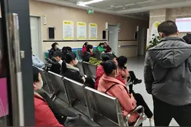 医保改革后医院并没有人山人海，但是有一个地方例外！图片