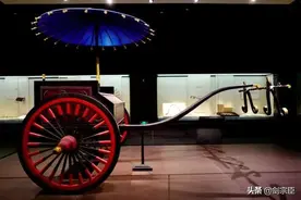 1968年，工程兵在山上修隧道时炸开了一个洞，发现了一座地下宫殿图片